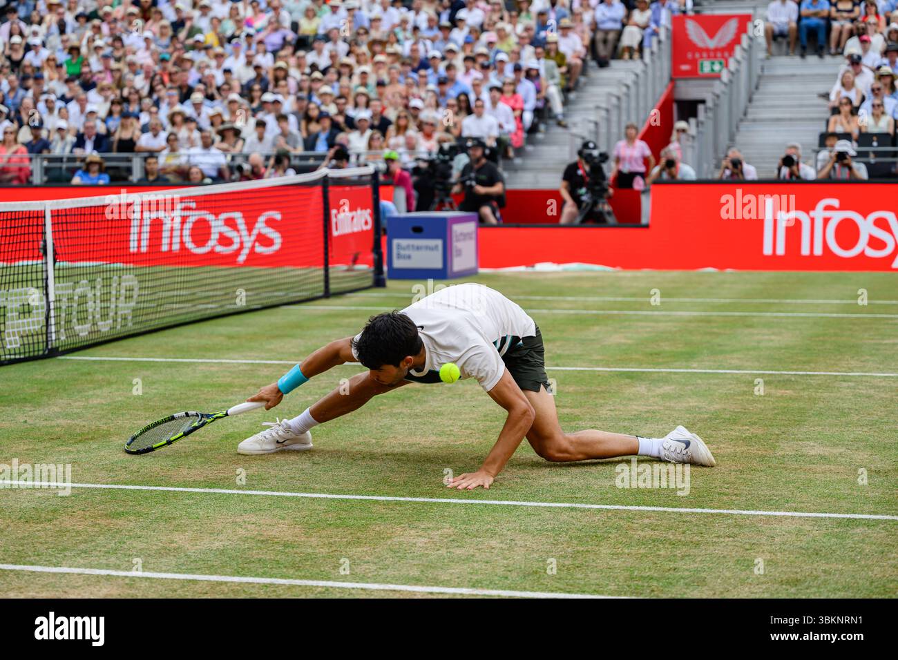 LONDRES, ROYAUME-UNI 22 juin : Carlos Alcaraz (ESP) en action contre Jiri Lehecka (CZE) lors de la finale ATP 500 des Championnats HSBC 2025 au Queen's Club le dimanche 22 juin 2025 à LONDRES, ROYAUME-UNI. Crédit : Taka Wu/Alamy Live News Banque D'Images