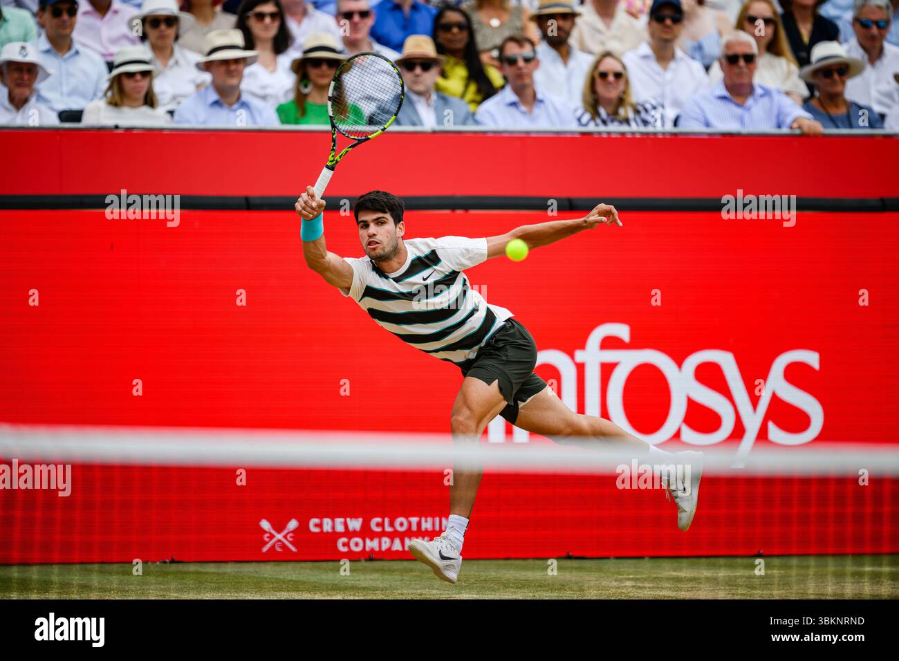 LONDRES, ROYAUME-UNI 22 juin : Carlos Alcaraz (ESP) en action contre Jiri Lehecka (CZE) lors de la finale ATP 500 des Championnats HSBC 2025 au Queen's Club le dimanche 22 juin 2025 à LONDRES, ROYAUME-UNI. Crédit : Taka Wu/Alamy Live News Banque D'Images
