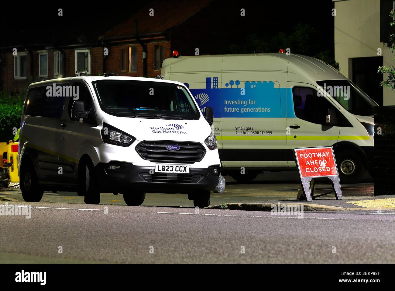 Northern Gas Networks effectue des réparations d'urgence au gaz à Swillington après avoir perdu de la pression sur 12 000 maisons dans la zone de code postal LS26 de Leeds Banque D'Images
