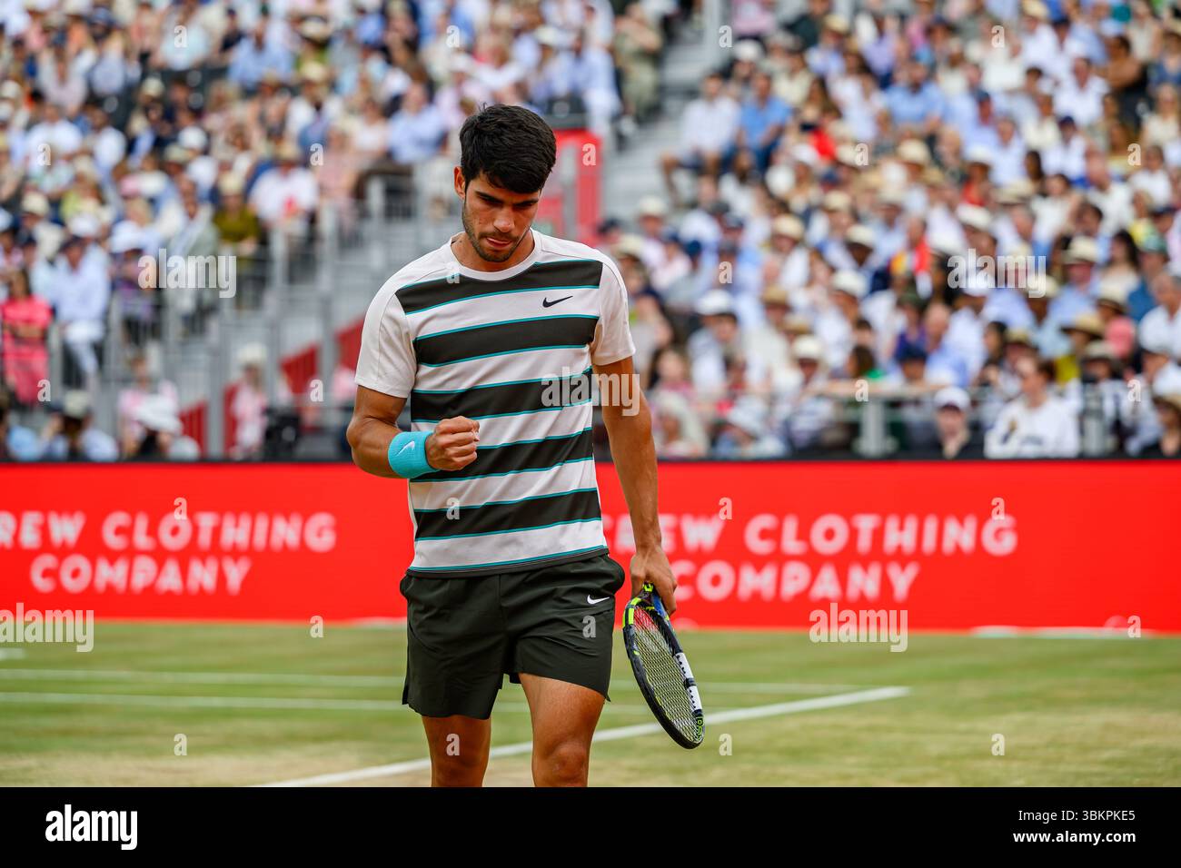 LONDRES, ROYAUME-UNI 22 juin : Carlos Alcaraz (ESP) réagit contre Jiri Lehecka (CZE) lors de la finale ATP 500 des Championnats HSBC 2025 au Queen's Club le dimanche 22 juin 2025 à LONDRES, ROYAUME-UNI. Crédit : Taka Wu/Alamy Live News Banque D'Images