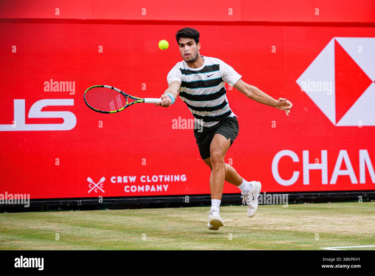 LONDRES, ROYAUME-UNI 22 juin : Carlos Alcaraz (ESP) en action contre Jiri Lehecka (CZE) lors de la finale ATP 500 des Championnats HSBC 2025 au Queen's Club le dimanche 22 juin 2025 à LONDRES, ROYAUME-UNI. Crédit : Taka Wu/Alamy Live News Banque D'Images