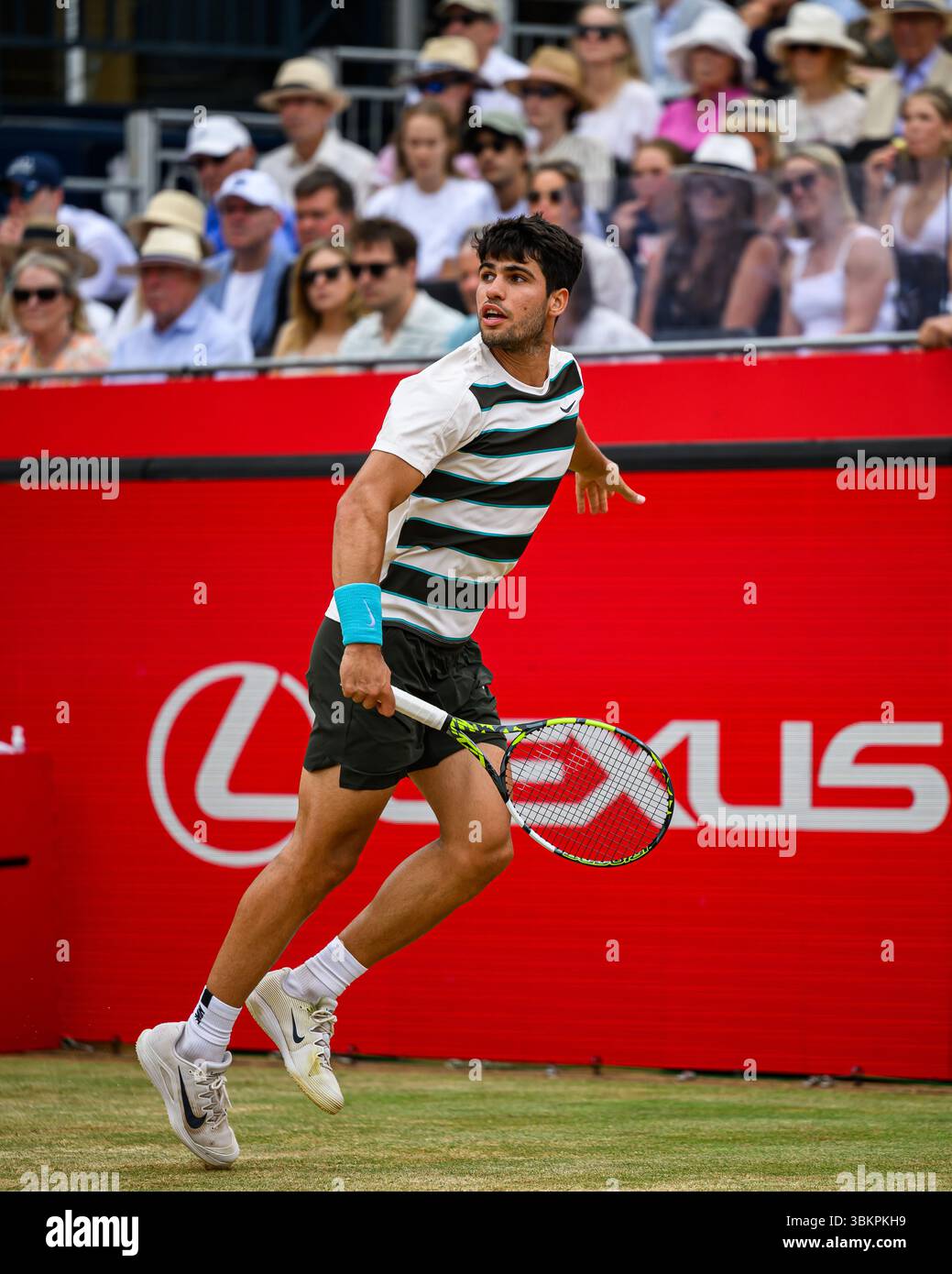 LONDRES, ROYAUME-UNI 22 juin : Carlos Alcaraz (ESP) en action contre Jiri Lehecka (CZE) lors de la finale ATP 500 des Championnats HSBC 2025 au Queen's Club le dimanche 22 juin 2025 à LONDRES, ROYAUME-UNI. Crédit : Taka Wu/Alamy Live News Banque D'Images