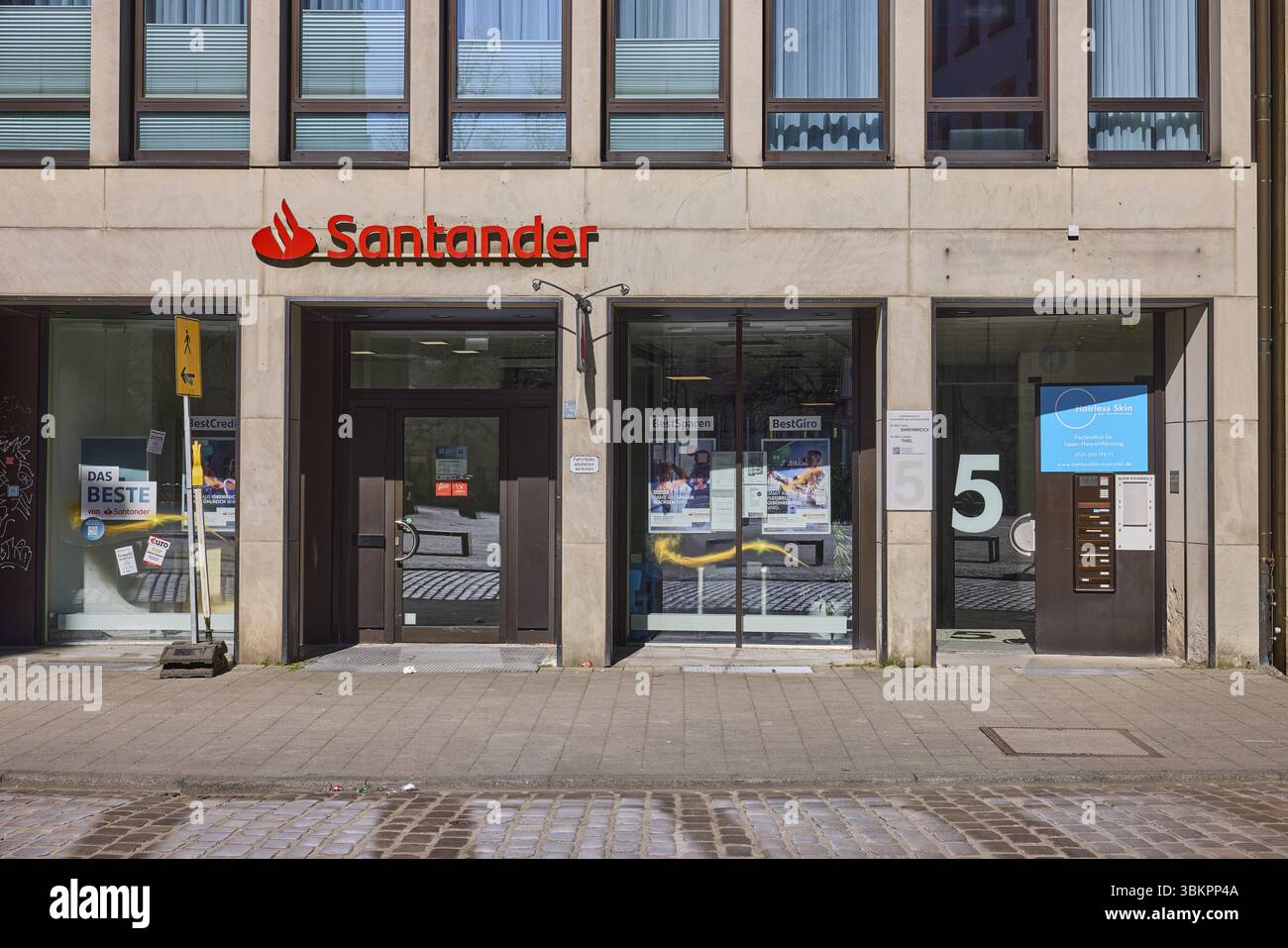 Succursale de Santander, Santander Consumer Bank AG, architecture moderne, Alter Stony Path Street, Muenster, Muensterland, ville indépendante, Rhénanie du Nord-O. Banque D'Images