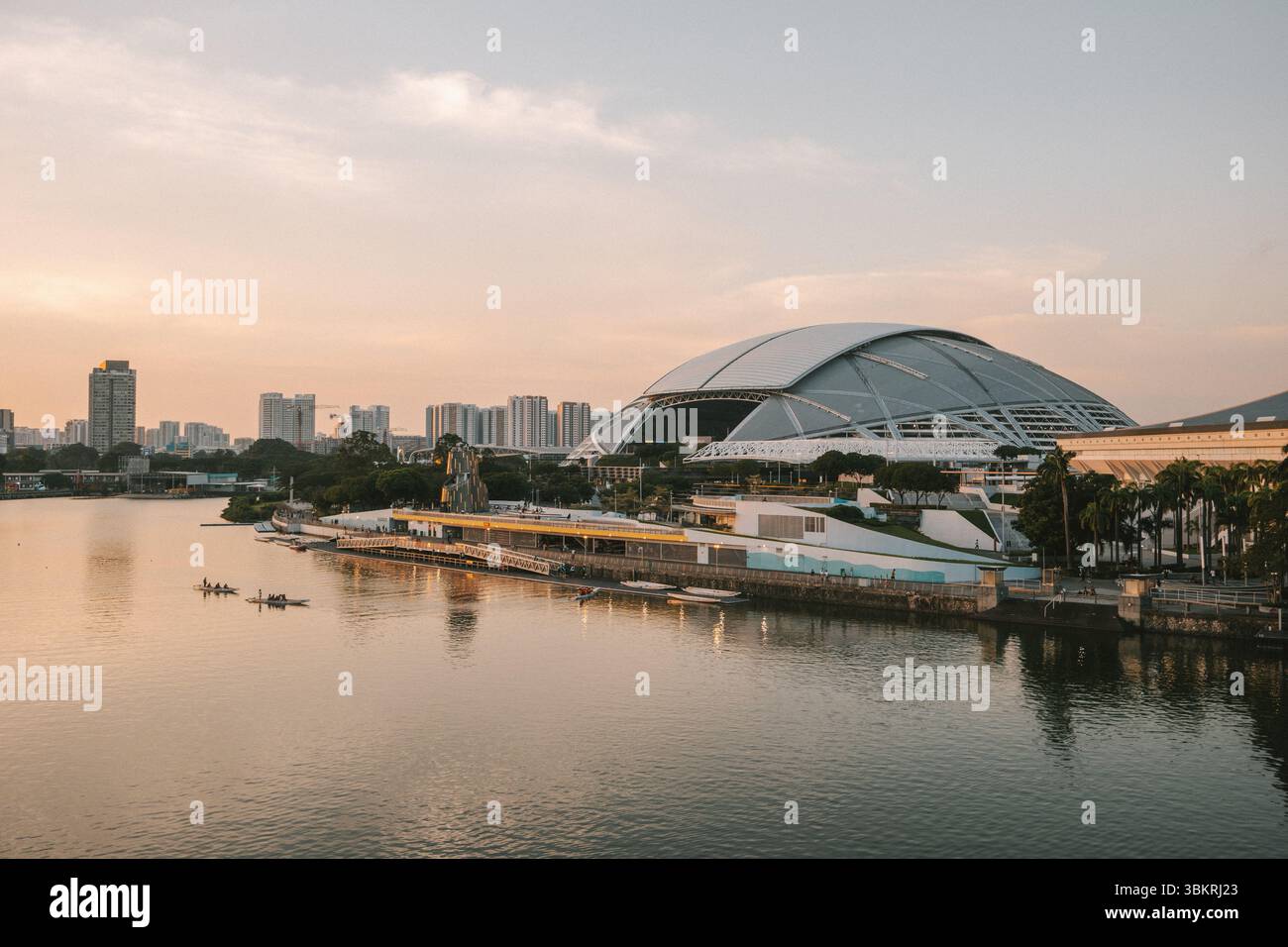 Stade national de Singapour au coucher du soleil Kallang Basin Banque D'Images