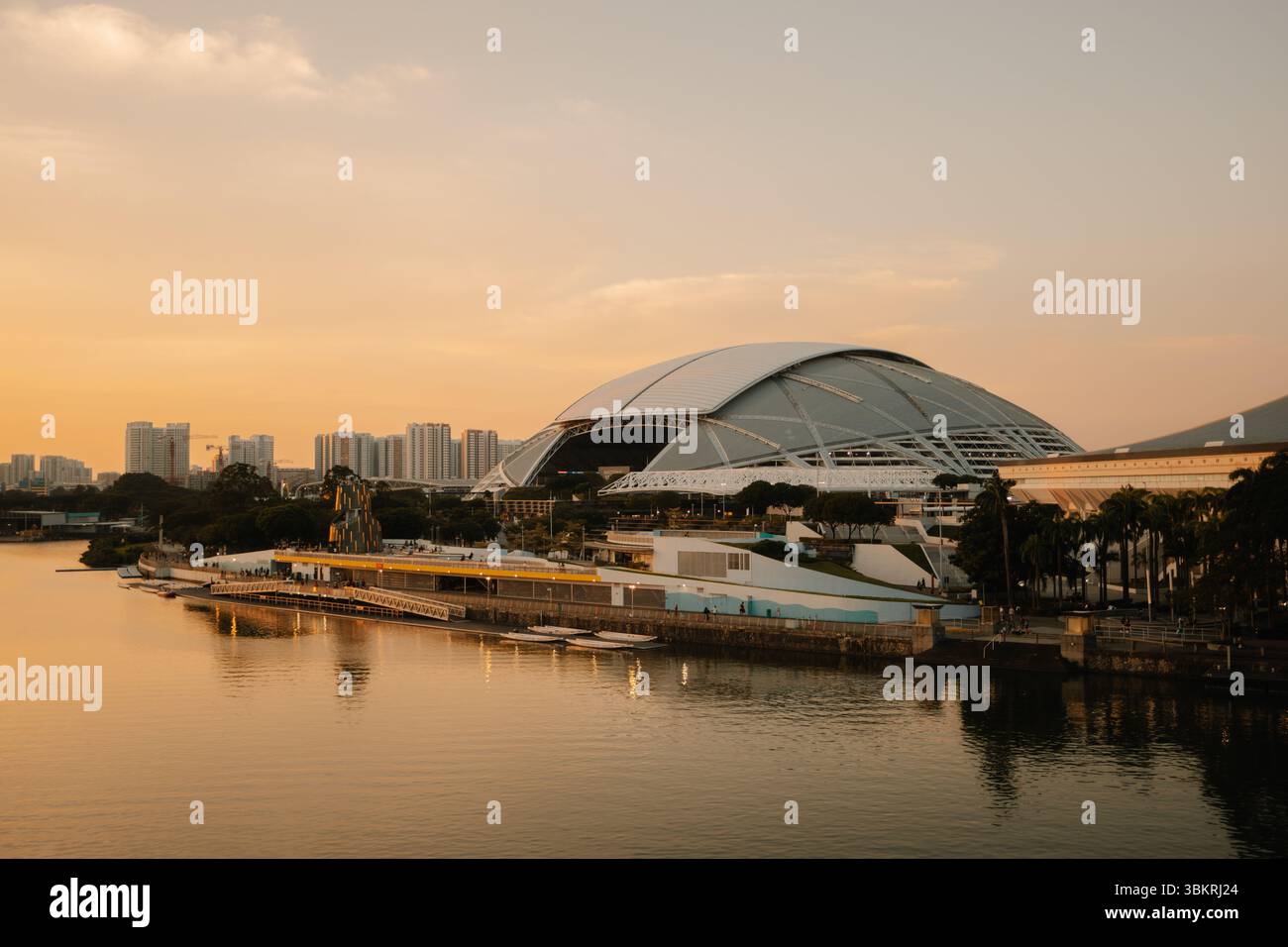 Stade national de Singapour au coucher du soleil Kallang Basin Banque D'Images