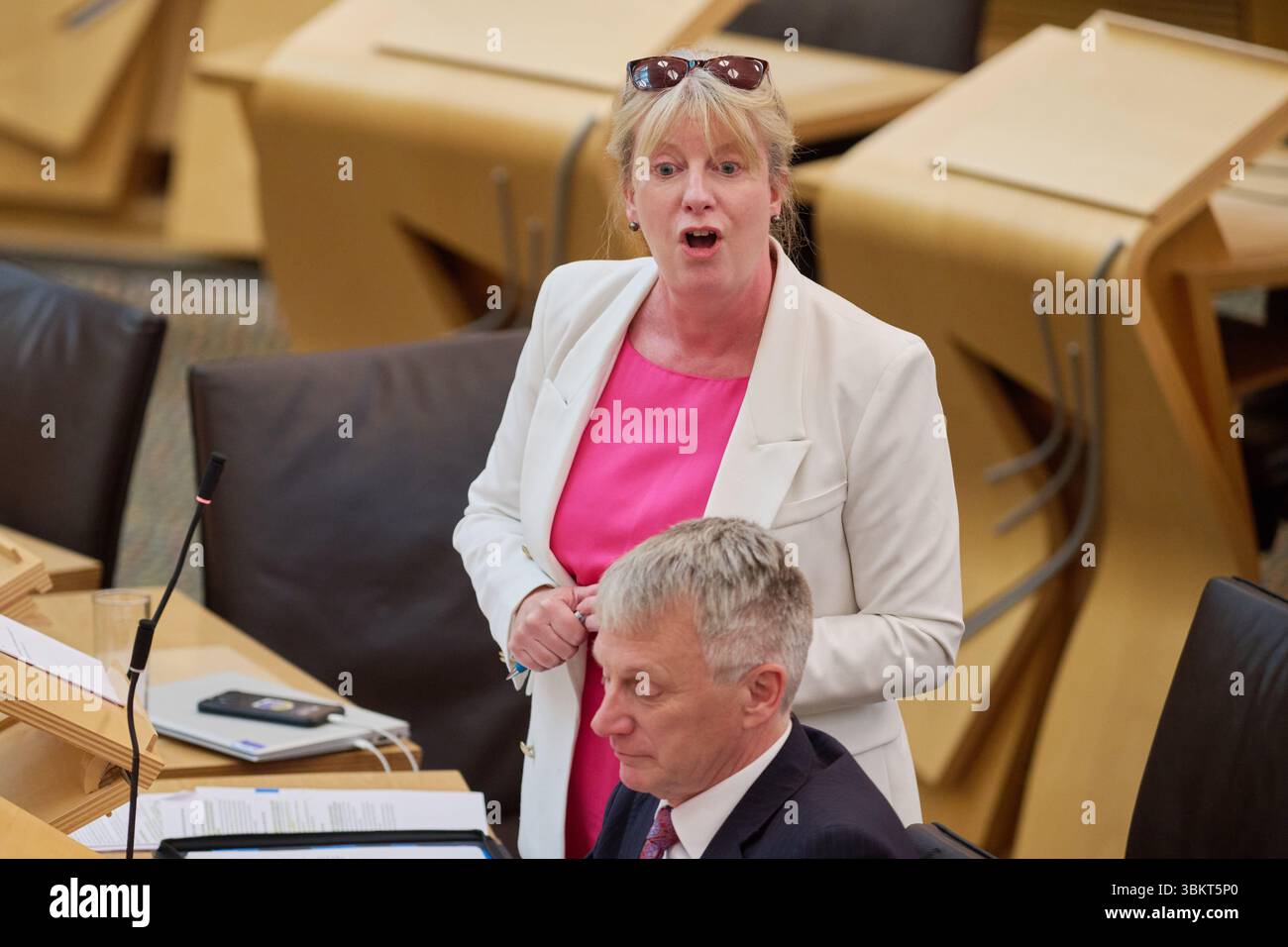 Édimbourg Écosse, Royaume-Uni 18 juin 2025. Shona Robison, secrétaire du Cabinet aux Finances et aux collectivités locales, et Ivan McKee, ministre des Finances publiques, député au Parlement écossais. crédit sst/alamy live news Banque D'Images