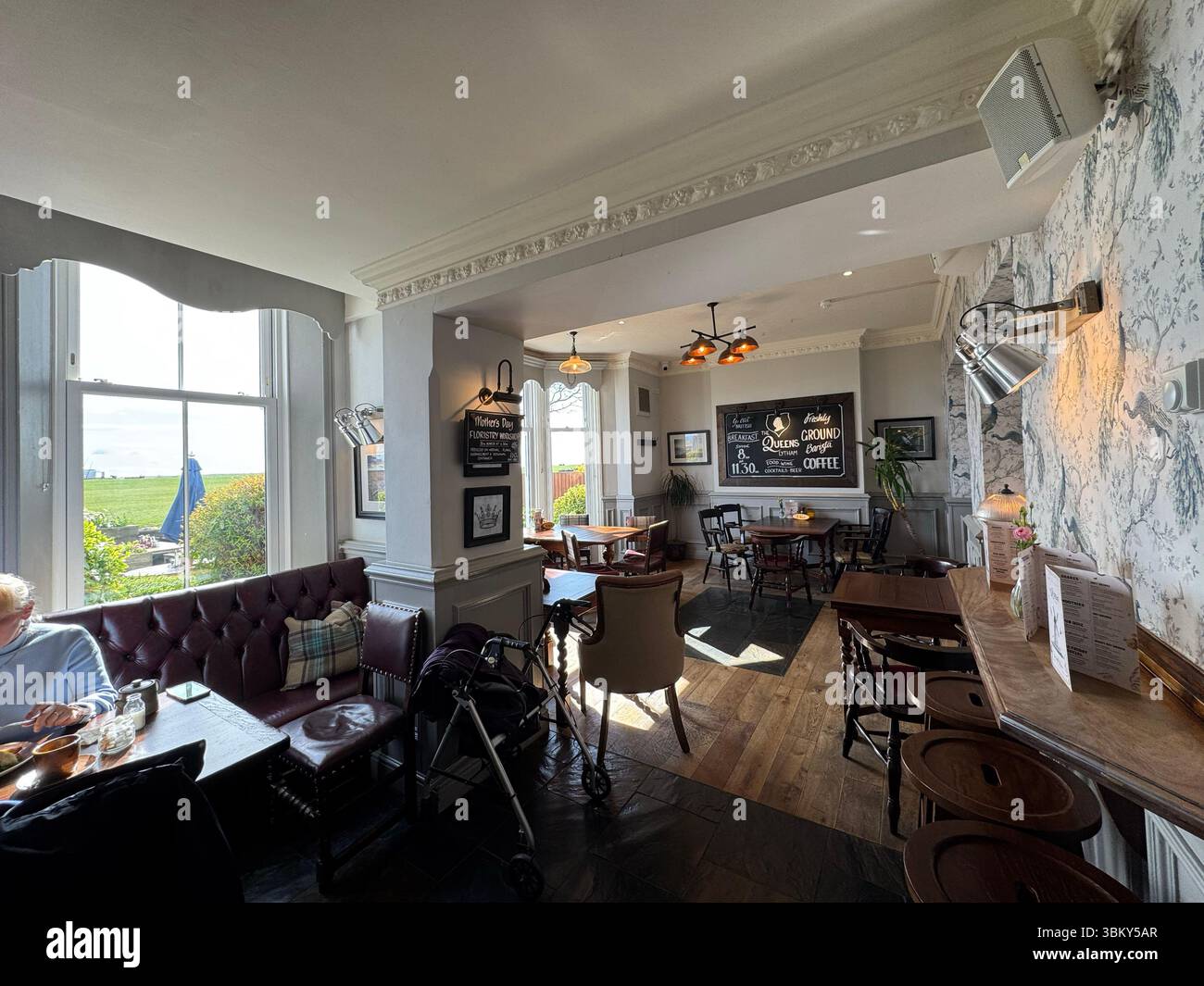 Pub in the County Hotel à Lytham St Annes, Lancashire, Angleterre, Royaume-Uni Banque D'Images