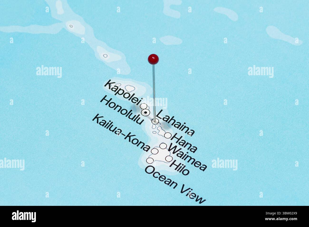 Macro photo d'une aiguille rouge dans la ville de Lahaina de l'île d'Hawaï des États-Unis d'Amérique carte politique Banque D'Images