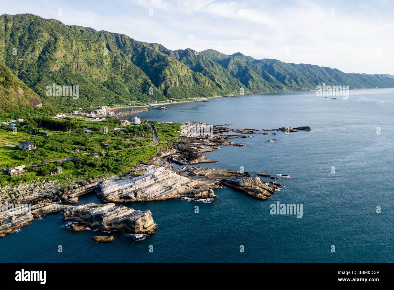 Vue aérienne de Shitiping dans le canton de Fengbin dans le comté de Hualien, Taïwan Banque D'Images
