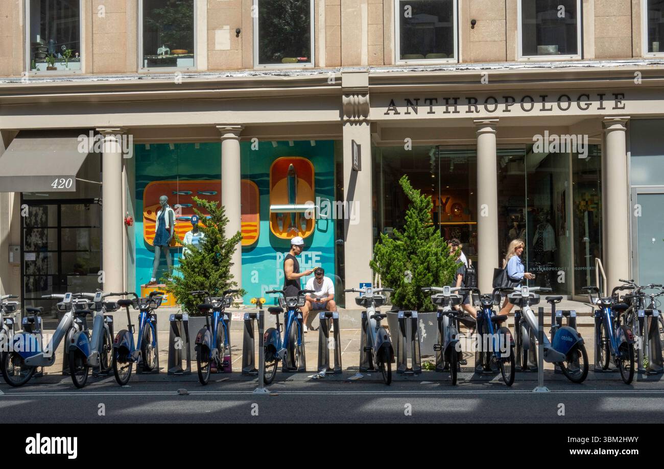 Soho est un quartier historique de Lower Manhattan avec des façades en fonte, 2025, New York City, États-Unis Banque D'Images