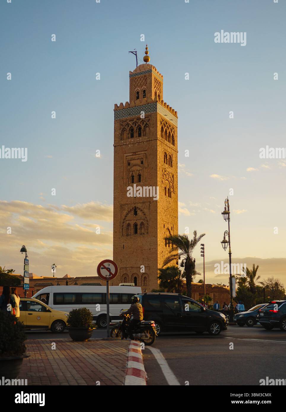 Mosquée Koutoubia Minaret au coucher du soleil à Marrakech, Maroc Banque D'Images