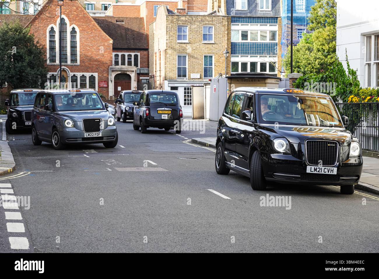 Nouveau taxi électrique noir à Londres Angleterre Royaume-Uni Royaume-Uni Banque D'Images