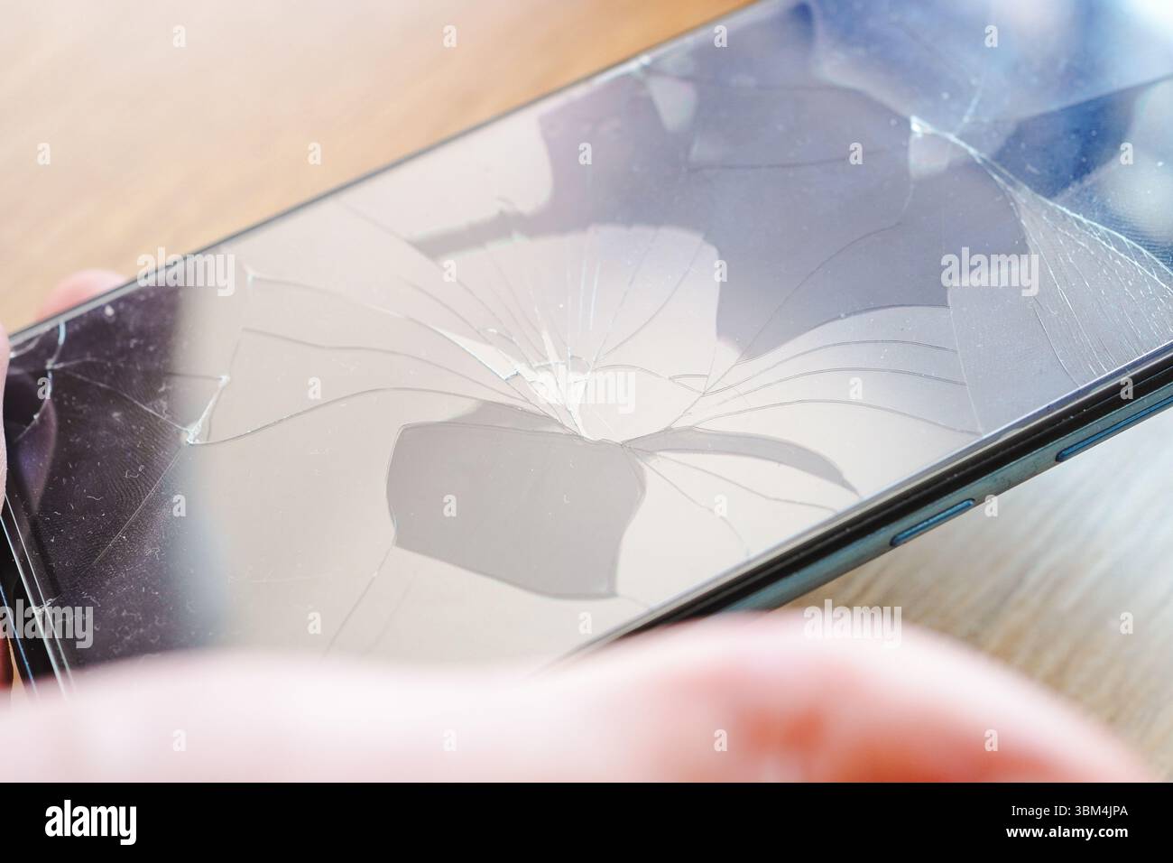 Gros plan de l'écran cassé du téléphone portable Banque D'Images