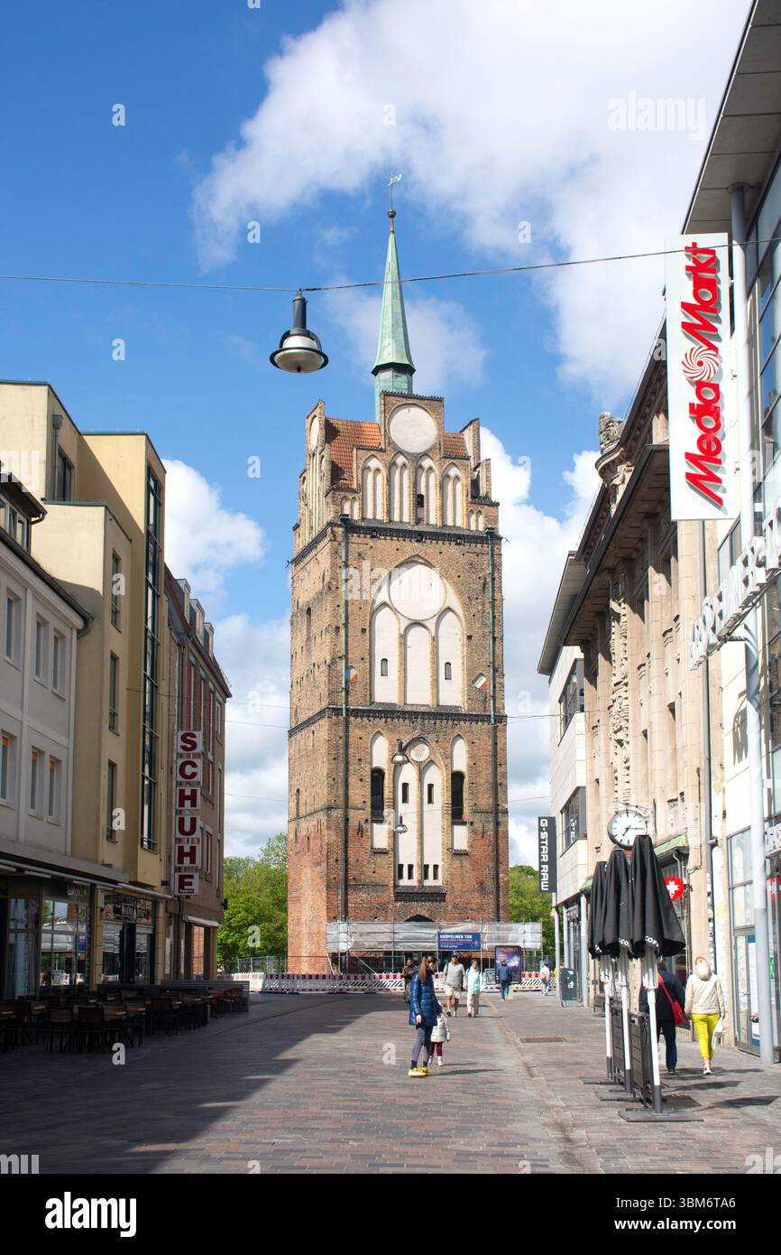 Porte de la ville du XIVe siècle (Kröpeliner), Nördliche, Kröpeliner Straße Altstadt, Rostock, Mecklembourg-Poméranie occidentale Banque D'Images