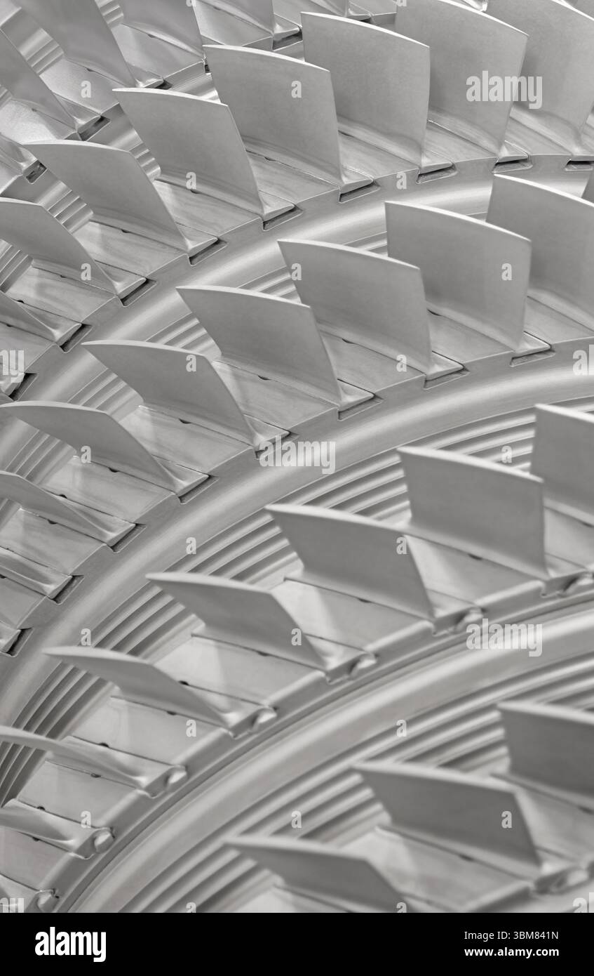 Groupe d'aubes de turbine, gros plan, avion ou fond abstrait industriel énergétique Banque D'Images