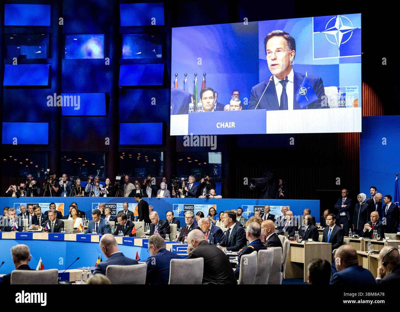 LA HAYE - Aperçu avant la réunion au sommet de l'OTAN au Forum mondial. Pour la première fois dans l'histoire de l'OTAN, les pays-Bas accueillent un sommet de l'OTAN. ANP SEM VAN DER WAL netherlands Out - belgique Out Banque D'Images LA HAYE - Aperçu avant la réunion au sommet de l'OTAN au Forum mondial. Pour la première fois dans l'histoire de l'OTAN, les pays-Bas accueillent un sommet de l'OTAN. ANP SEM VAN DER WAL netherlands Out - belgique Out Banque D'Images
