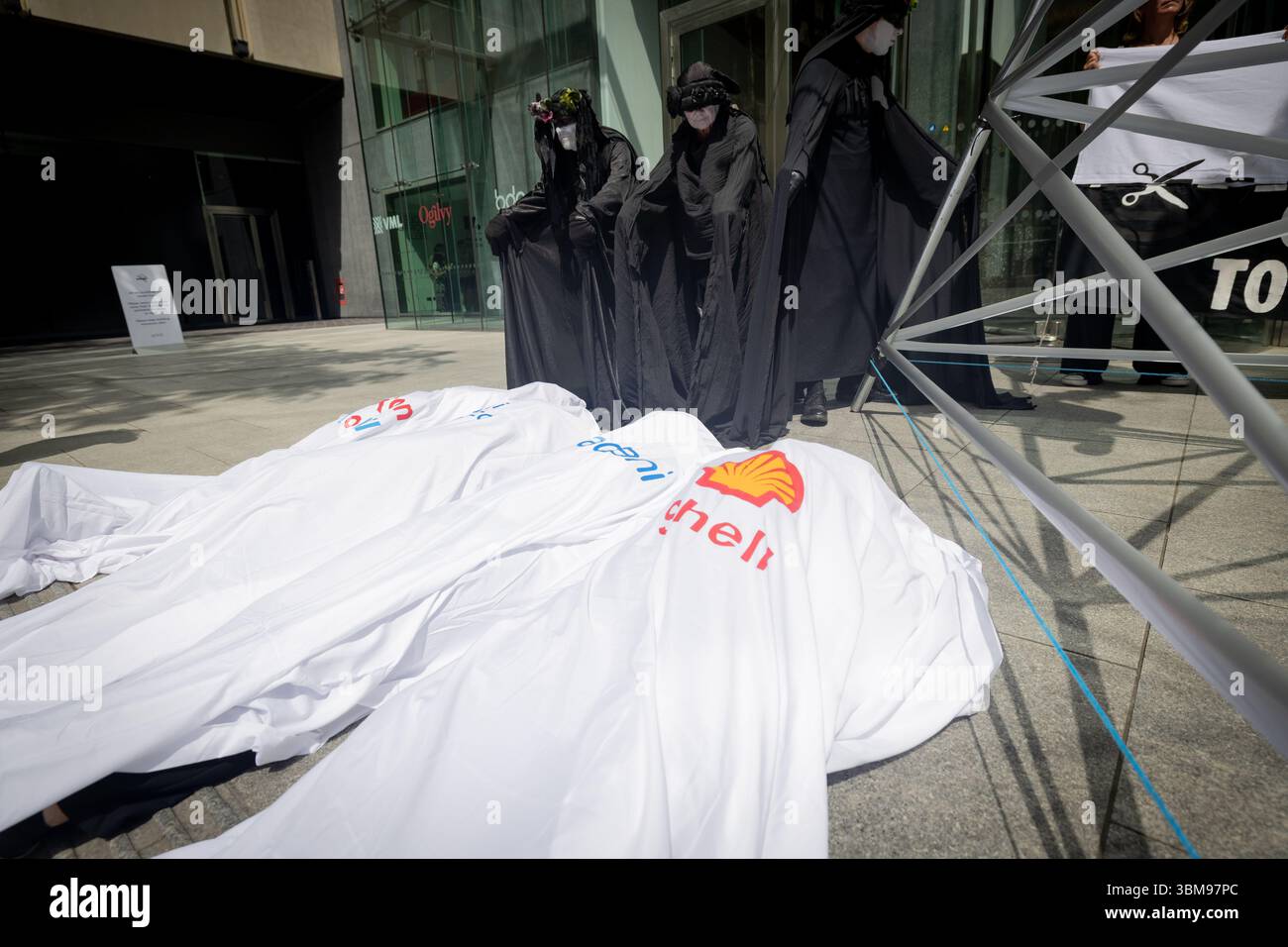 XR occupe le siège social de WPP, Londres Banque D'Images