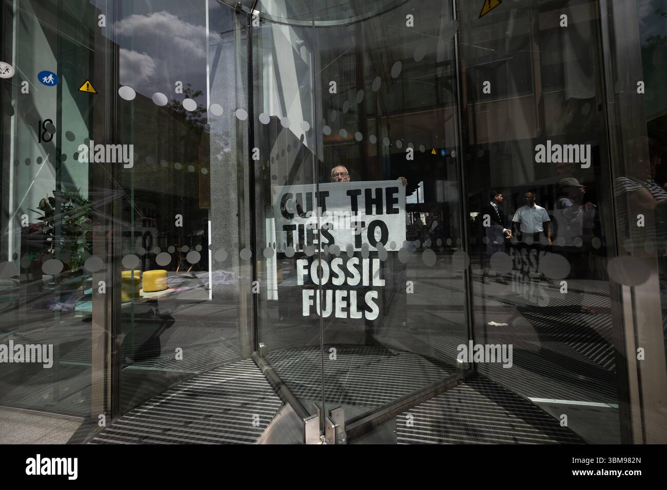 XR occupe le siège social de WPP, Londres Banque D'Images