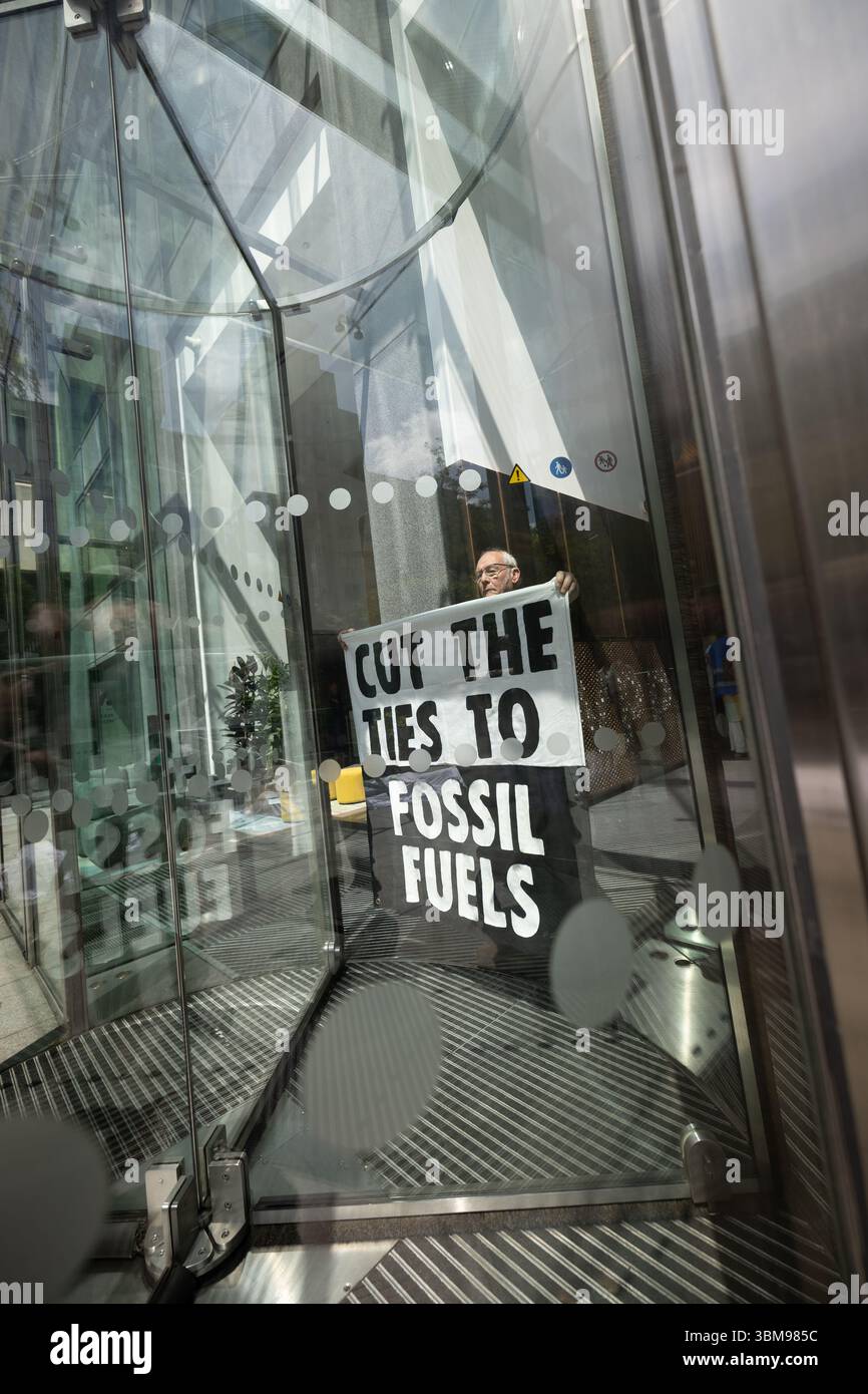 XR occupe le siège social de WPP, Londres Banque D'Images