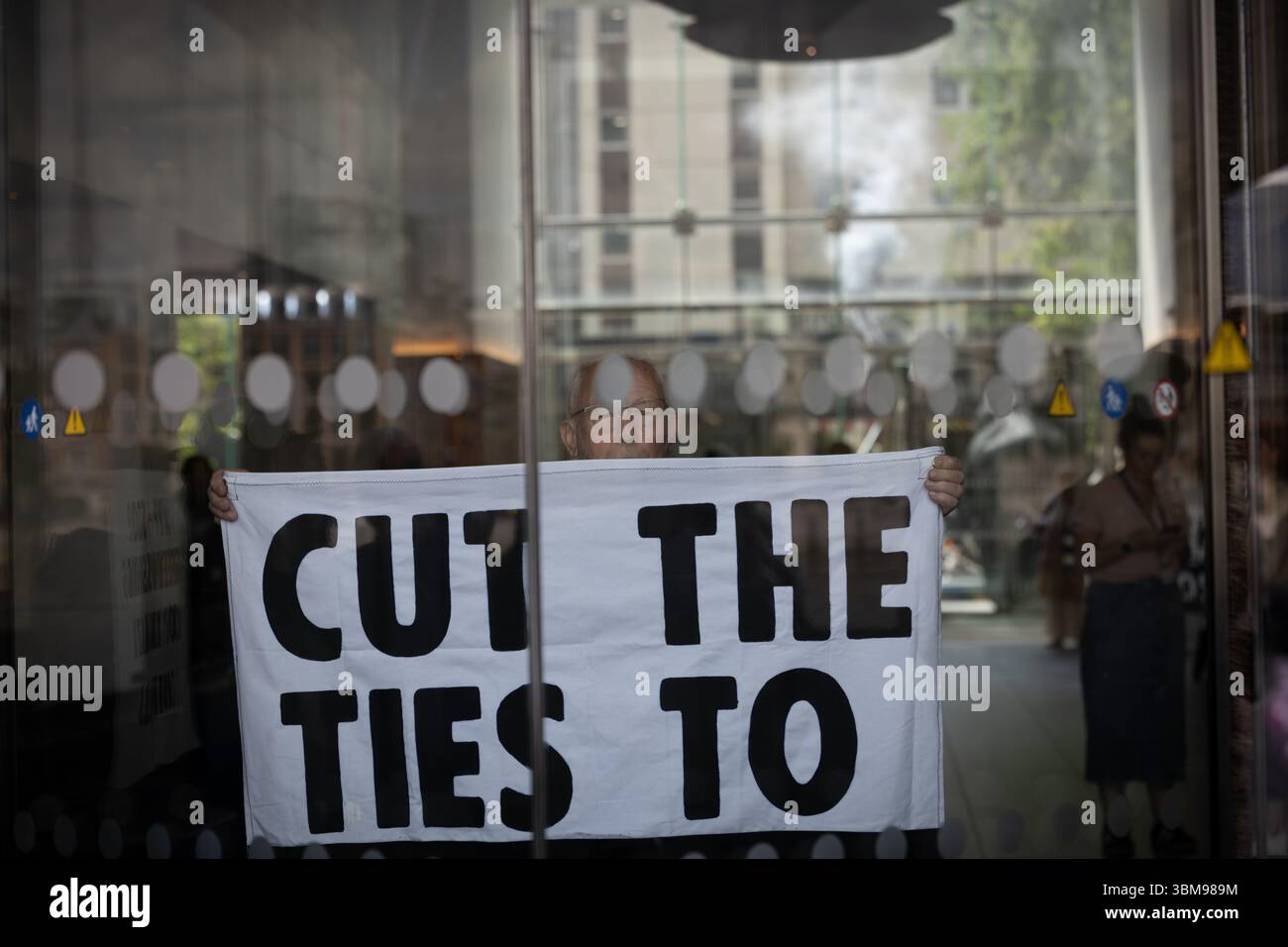 XR occupe le siège social de WPP, Londres Banque D'Images