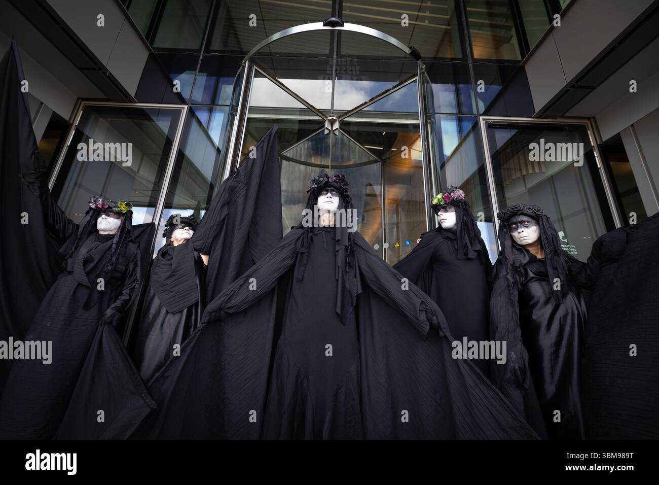 XR occupe le siège social de WPP, Londres Banque D'Images