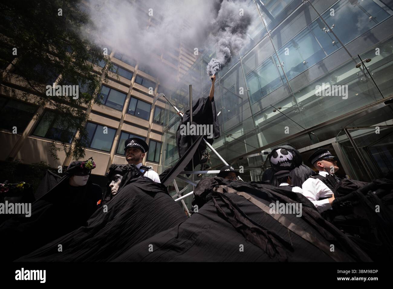 XR occupe le siège social de WPP, Londres Banque D'Images