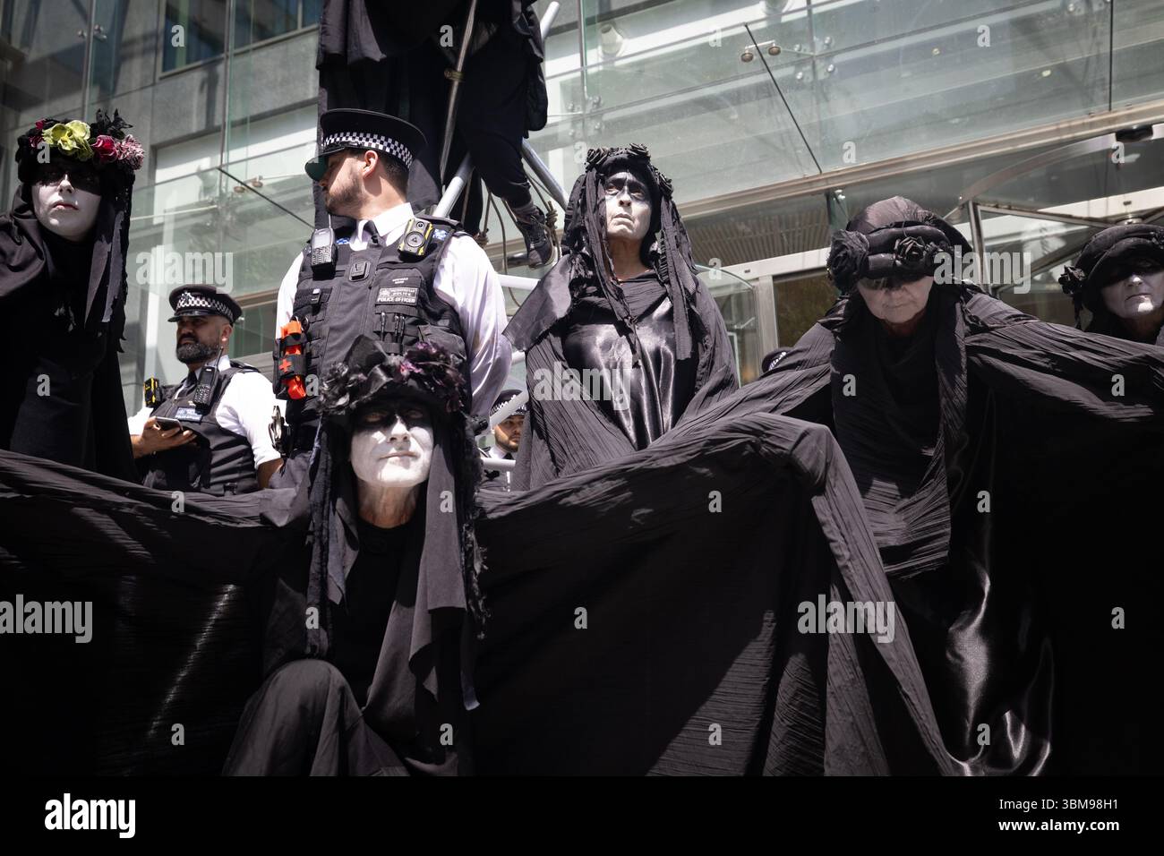 XR occupe le siège social de WPP, Londres Banque D'Images