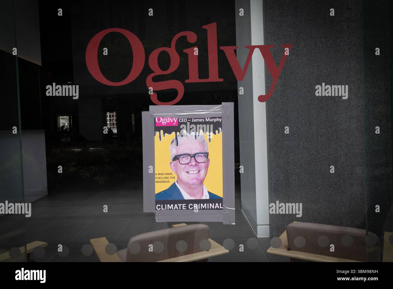 XR occupe le siège social de WPP, Londres Banque D'Images