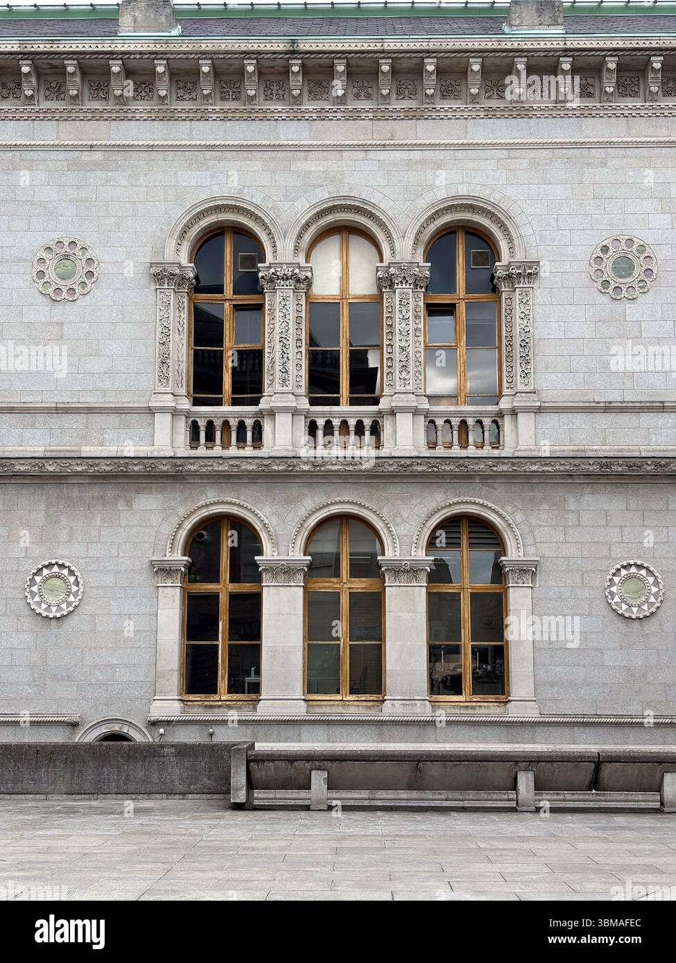 Bâtiment du musée au Trinity College, Dublin. Détails de façade du bâtiment historique de l'université avec une architecture ornée. Banque D'Images