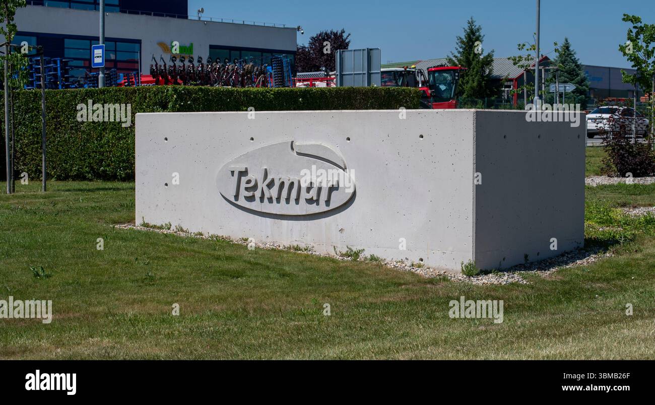 Nitra, Slovaquie - 15 juin 2025 : TEKMAR Slovaquie. TEKMAR est une entreprise manufacturière opérant dans l'industrie alimentaire. Banque D'Images