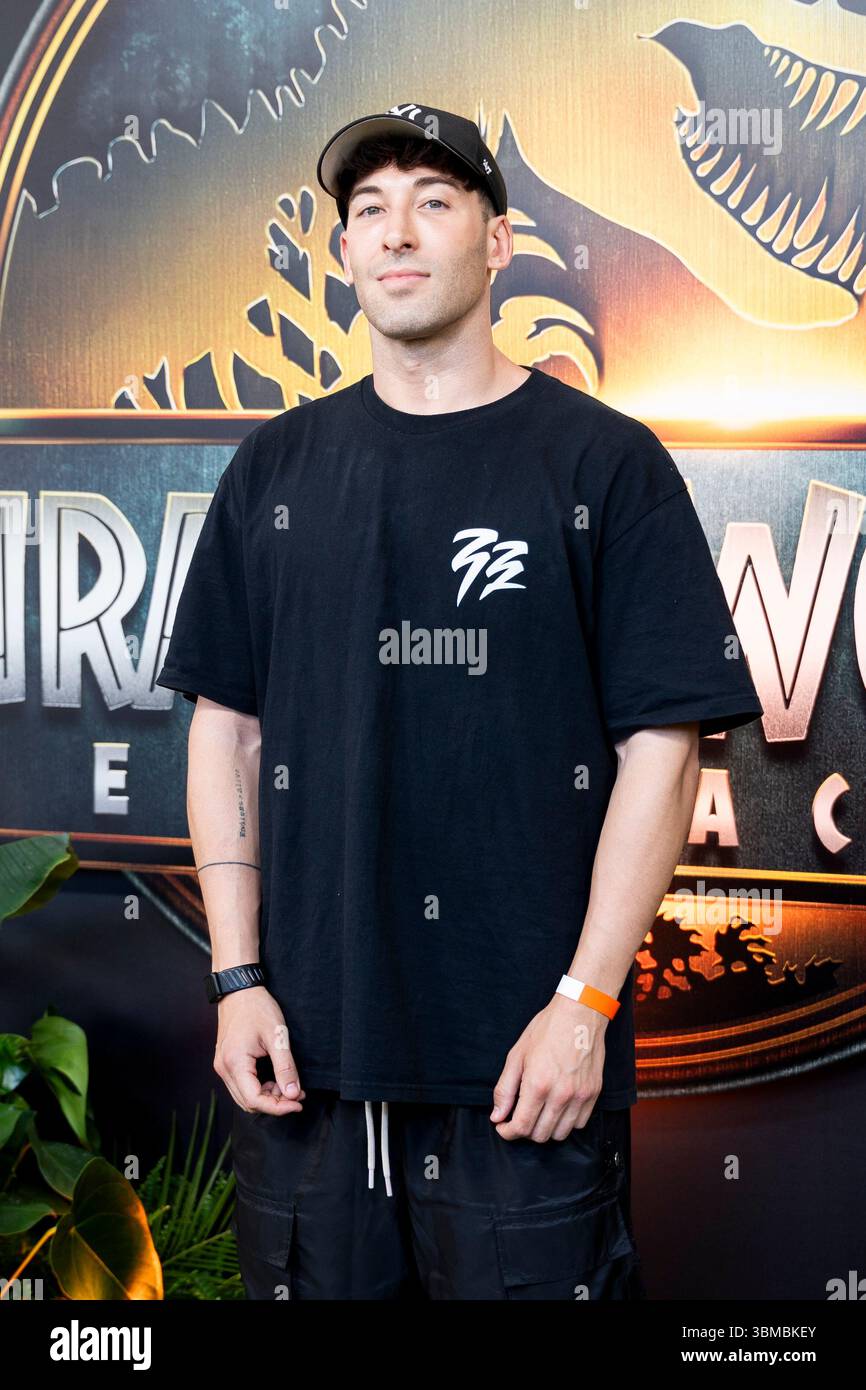 Viruzz assiste à la première de Jurassic World : El Renacer à l'Espacio Ibercaja Delicias le 25 juin 2025 à Madrid, Espagne (crédit : Miguel Escavias/Alfa images/Alamy Live News) Banque D'Images