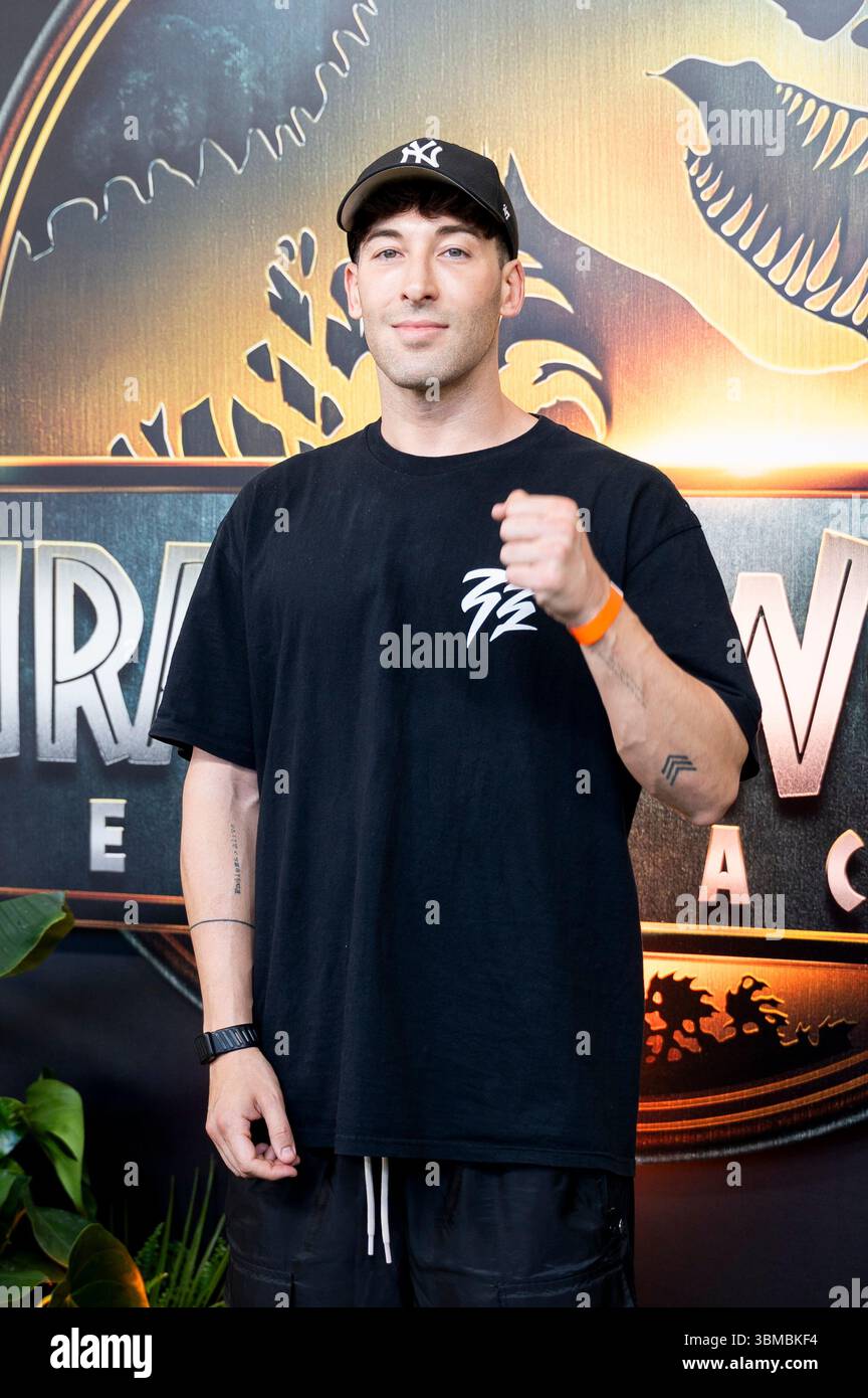 Viruzz assiste à la première de Jurassic World : El Renacer à l'Espacio Ibercaja Delicias le 25 juin 2025 à Madrid, Espagne (crédit : Miguel Escavias/Alfa images/Alamy Live News) Banque D'Images