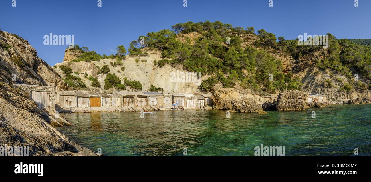 Cabanes à bateaux, es Portitxol, municipalité de Sant Joan de Labritja, Ibiza, Îles Baléares, Espagne, Europe Banque D'Images