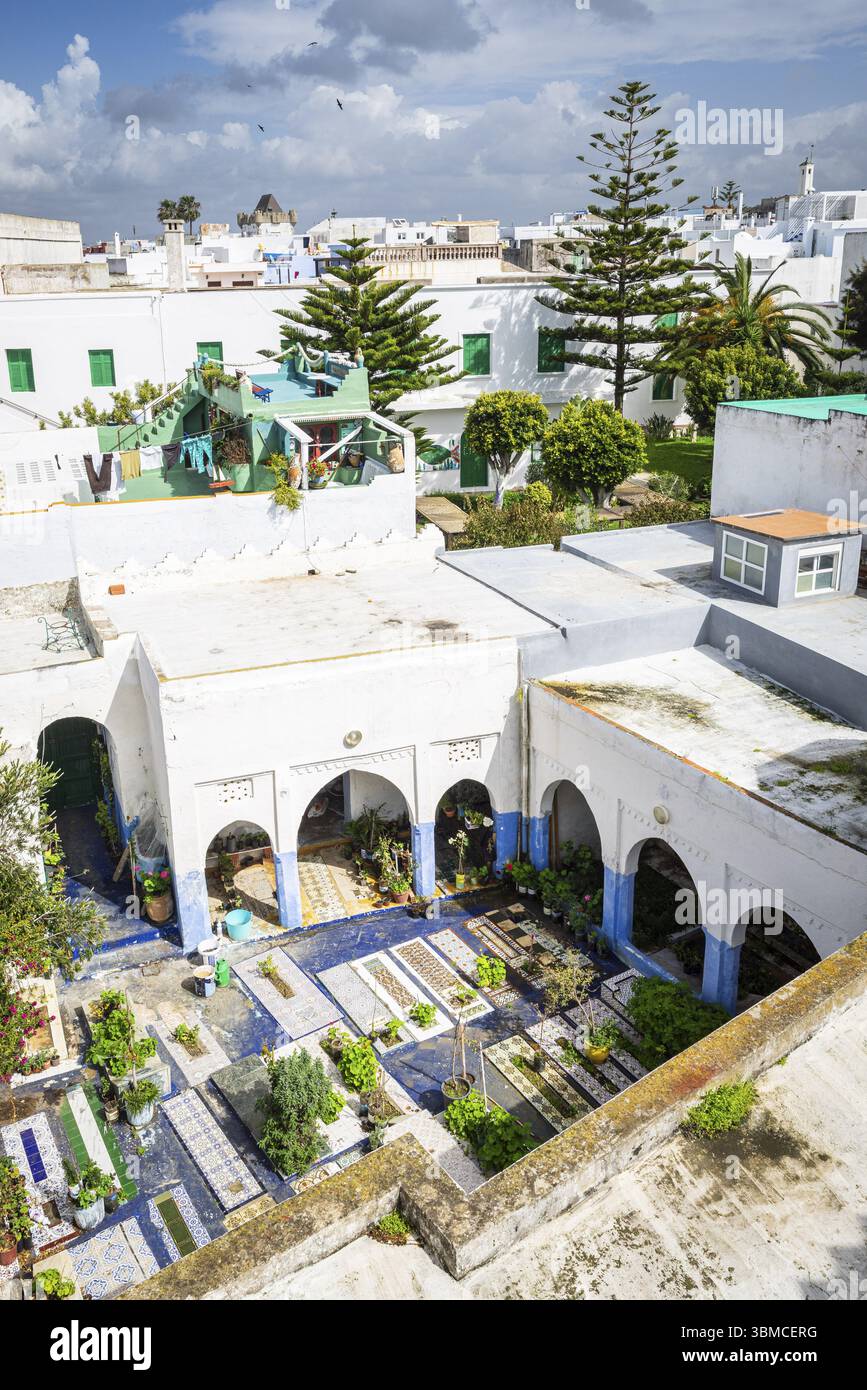 Cimetière islamique à côté du Palais Raisuni (Raisuli), Asilah, Maroc, Afrique du Nord, Afrique Banque D'Images