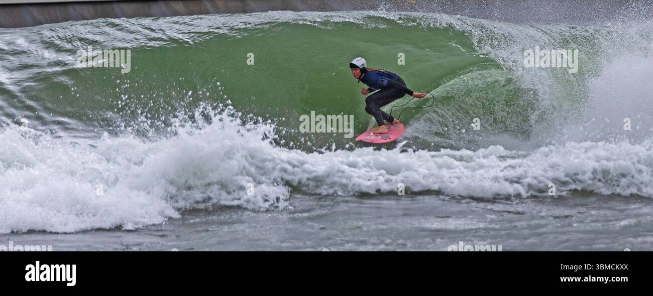 Hi-Land Fling Surf au Lost Shore Surf Resort, Édimbourg, Écosse, Royaume-Uni Banque D'Images