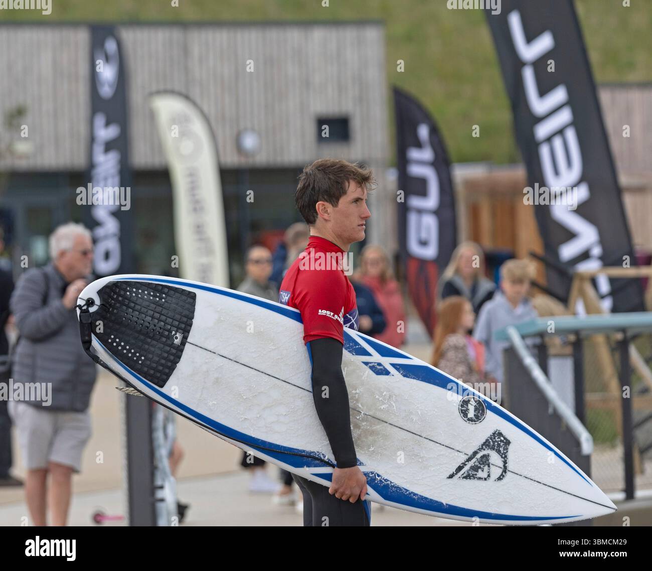 Hi-Land Fling Surf au Lost Shore Surf Resort, Édimbourg, Écosse, Royaume-Uni Banque D'Images