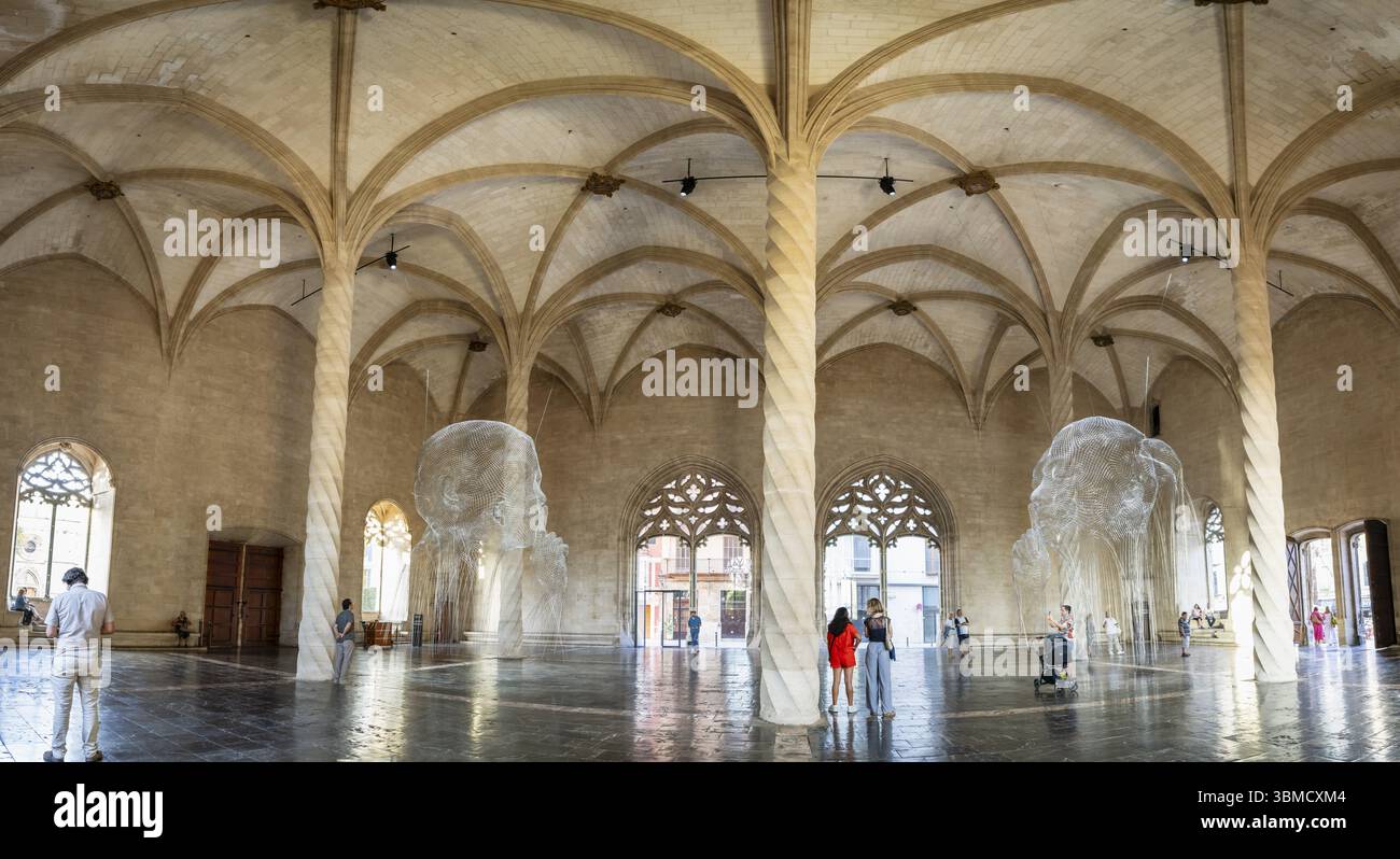 Oeuvre de l'artiste catalan Jaume Plensa dans le bâtiment gothique de la Lonja, Palma, Majorque, Îles Baléares, Espagne, Europe Banque D'Images