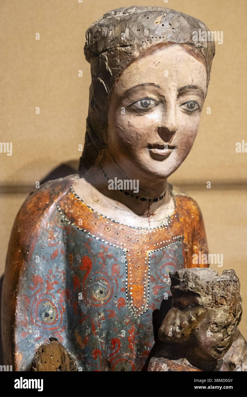 Vierge du collier, XIIIe siècle, oeuvre catalane, sculpture polychrome, musée d'art de Gérone, Gérone, Catalogne, Espagne, Europe Banque D'Images