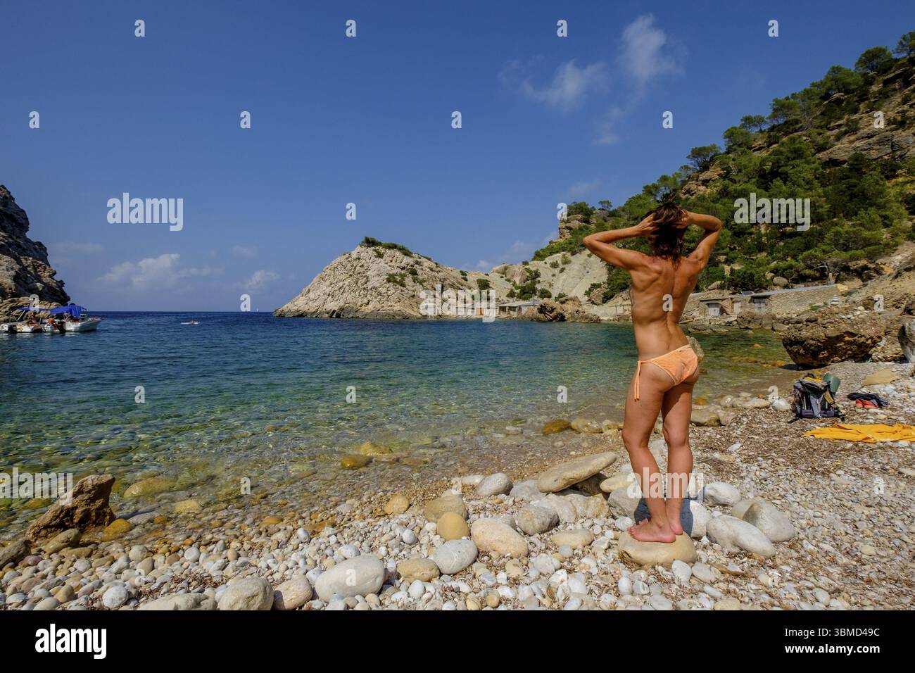 Es Portitxol plage, crique en pierre, municipalité de Sant Joan de Labritja, Ibiza, Îles Baléares, Espagne, Europe Banque D'Images