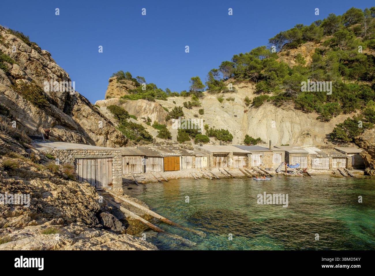 Cabanes à bateaux, es Portitxol, municipalité de Sant Joan de Labritja, Ibiza, Îles Baléares, Espagne, Europe Banque D'Images