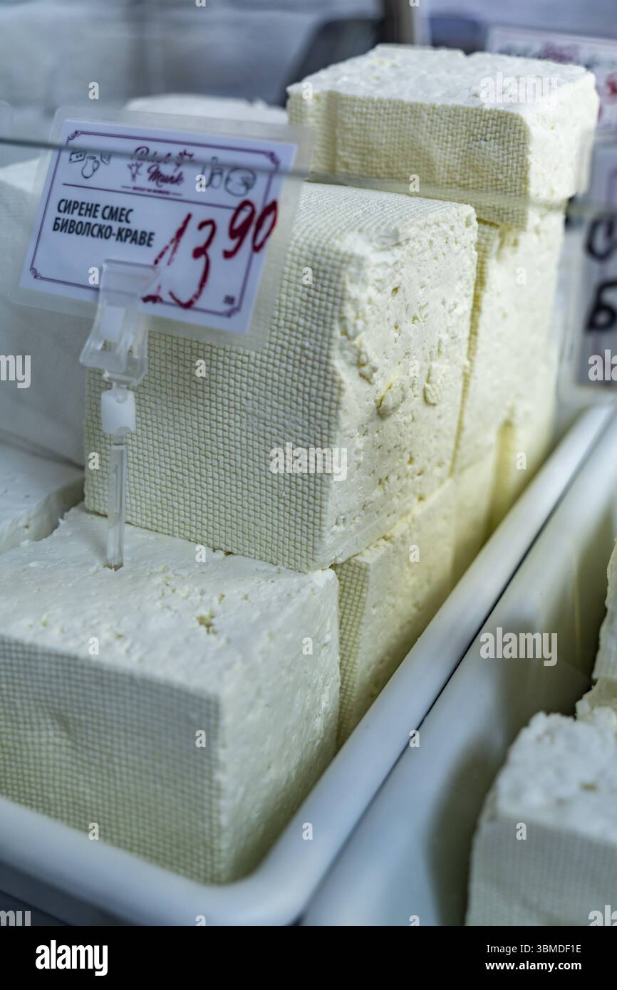 Magasin de fromage et de yaourt, marché des femmes, Sofia, République de Bulgarie Banque D'Images