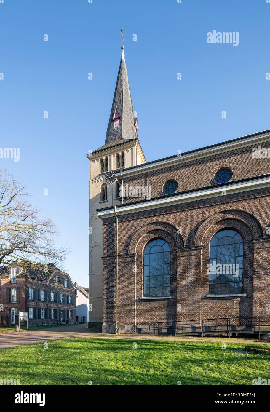 Kirchen im Rhein-Kreis-Neuss, Meerbusch-Lank, préparé Stephanus, Blick von Westen Banque D'Images