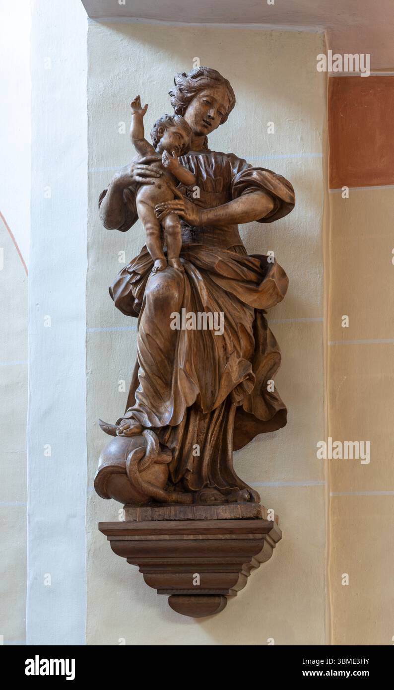 Kirchen im Rhein-Kreis-Neuss, Dormagen-Gohr, présenté Odilia, Holzfigur der Maria Immaculata von Gabriel Grupello Banque D'Images