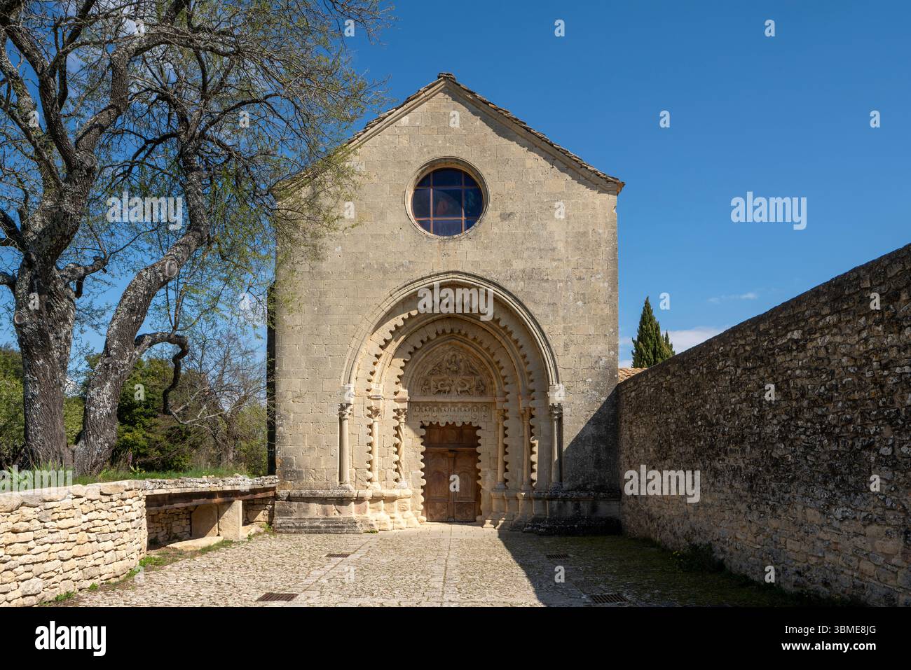 Ganagobie, Prieuré de Ganagobie, Blick von Westen Banque D'Images