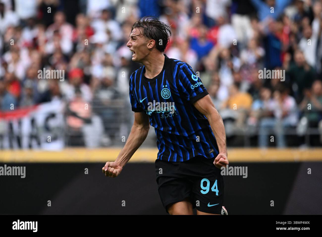 SEATTLE, WASHINGTON - JUIN 25 : Francesco Esposito du FC Inter Milan fête le but lors du match du groupe E de la Coupe du monde des clubs 2025 entre le FC Inter Milano et CA River plate au Lumen Field le 25 juin 2025 à Seattle, Washington. Photo de DIEGO HALIASZ/SFSI Banque D'Images SEATTLE, WASHINGTON - JUIN 25 : Francesco Esposito du FC Inter Milan fête le but lors du match du groupe E de la Coupe du monde des clubs 2025 entre le FC Inter Milano et CA River plate au Lumen Field le 25 juin 2025 à Seattle, Washington. Photo de DIEGO HALIASZ/SFSI Banque D'Images