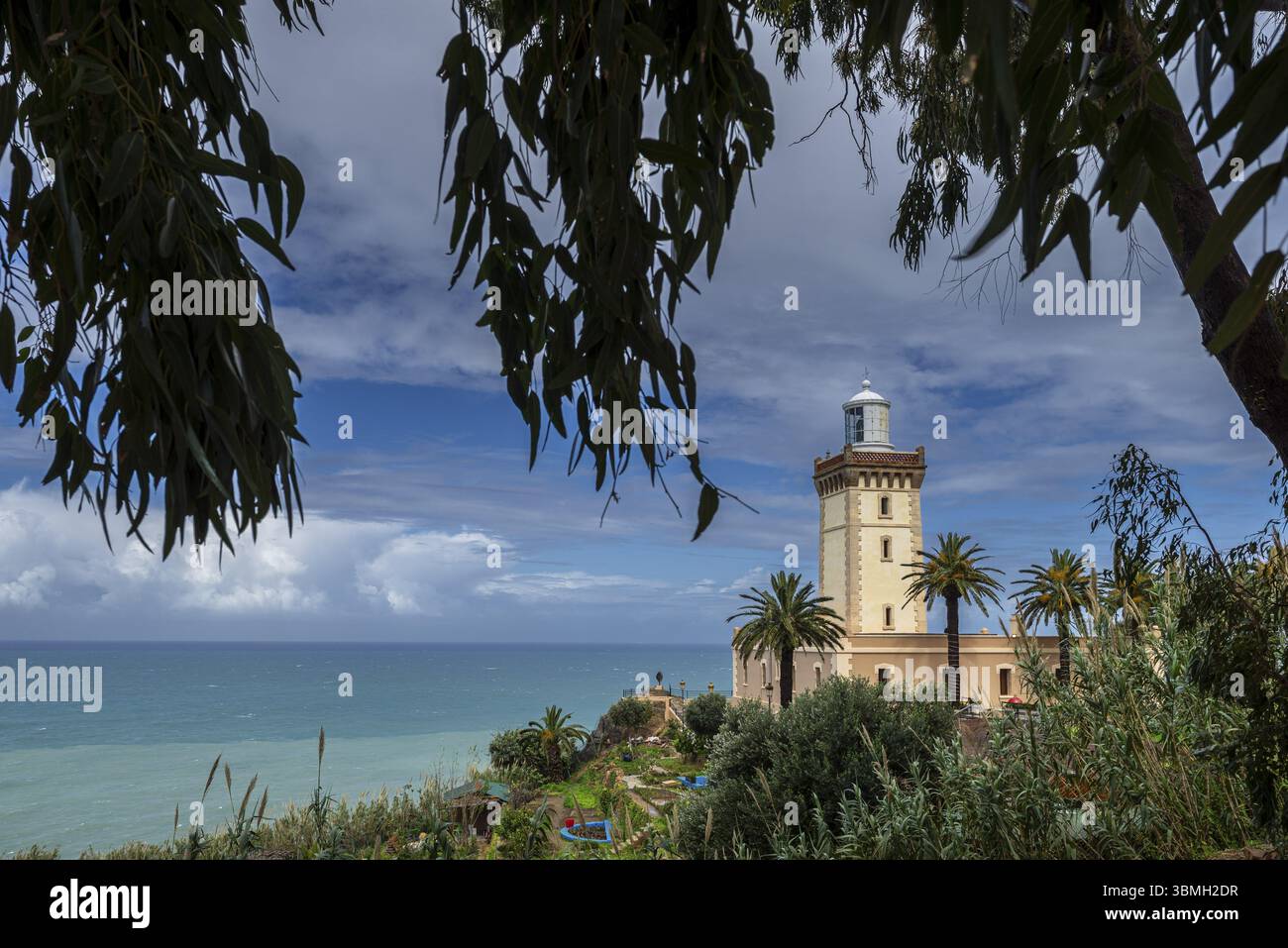 Phare de Cape Spartel, entrée sud du détroit de Gibraltar, Tanger, Maroc, Afrique du Nord, Afrique Banque D'Images