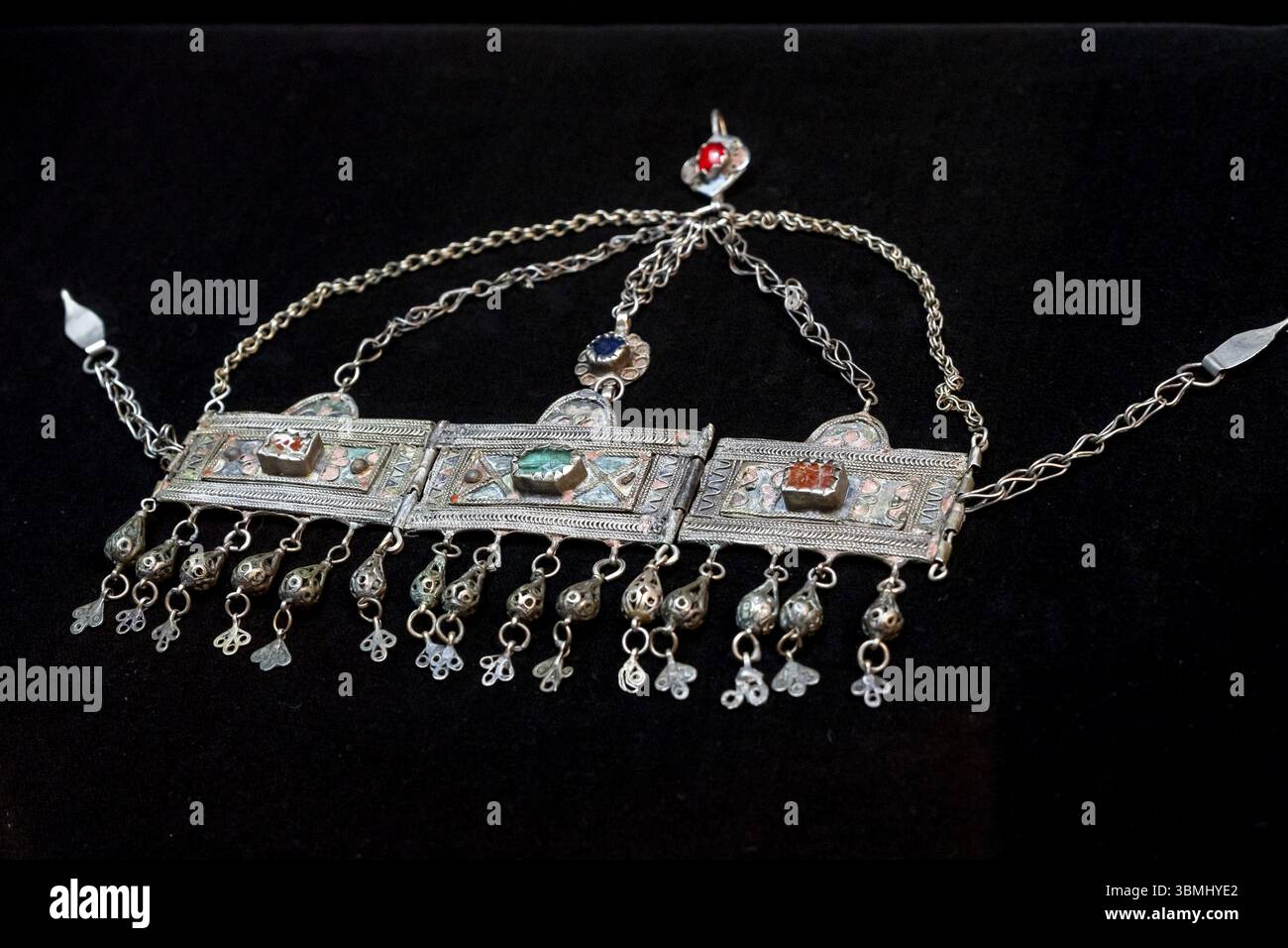 Diadème berbère de Jbel Siroua, Maroc, Corral del Carbon, al-fundaq al-yadida, XIVe siècle, Grenade, Andalousie, Espagne, Afrique Banque D'Images