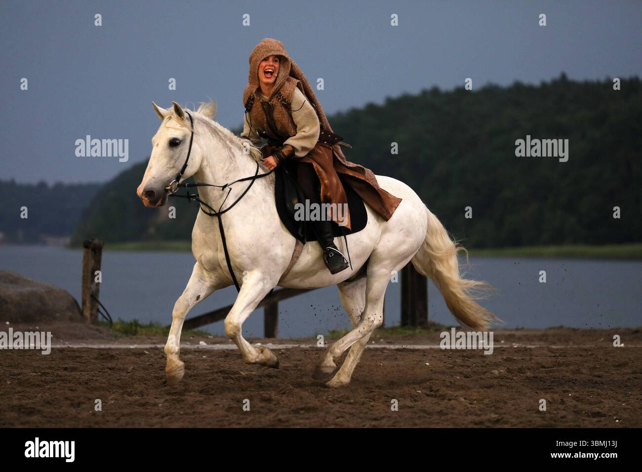 Alenia, die Werkzeugmacherin, tut es den Piraten nach nd mischt das Leben der Pfeffersäcke ordentlich auf. *** Alenia, le fabricant d'outils, suit les traces des pirates et fait un véritable gâchis des vies poivrons sacs Banque D'Images