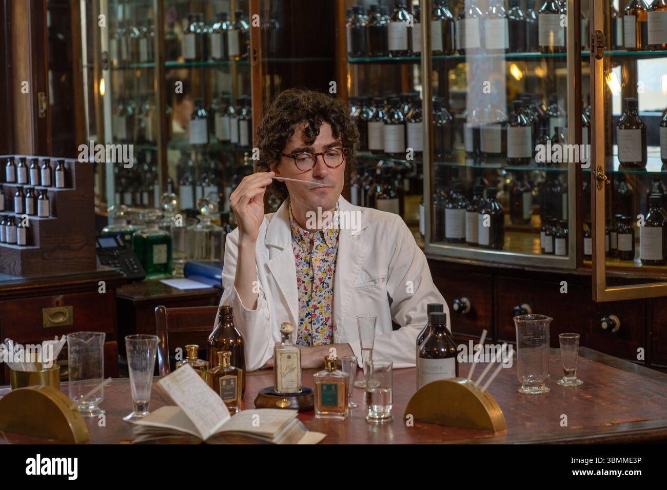 Parfumer chez floris consultation privée de parfums Nosing parfum sur mesure Banque D'Images