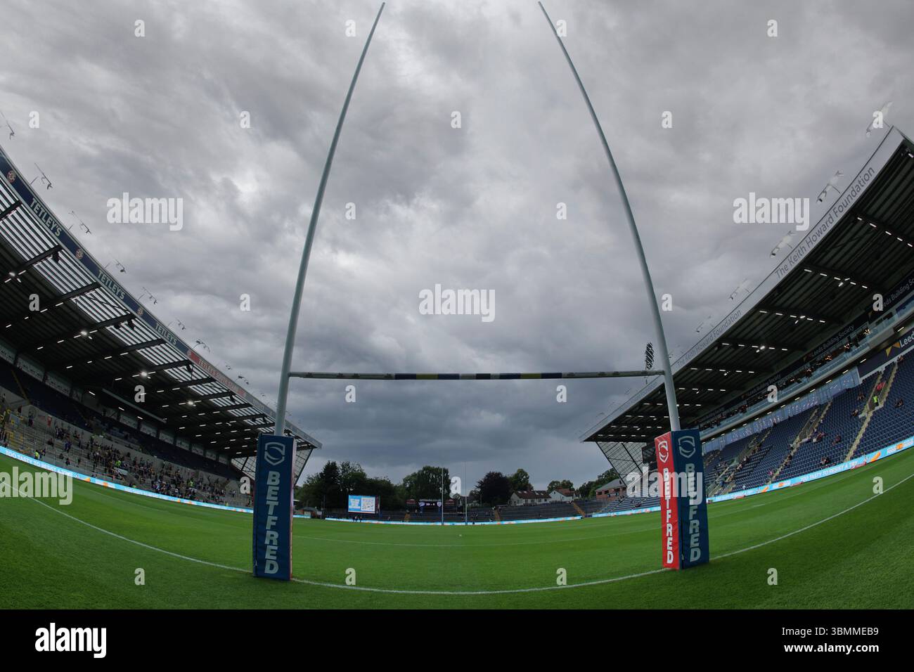 Leeds, Royaume-Uni. 27 juin 2025. AMT Headingley Rugby Stadium, Leeds, West Yorkshire, 27 juin 2025. Betfred Super League Leeds Rhinos v Leigh Leopards General Stadium vue du stade AMT Headingley Rugby Credit : Touchlinepics/Alamy Live News Banque D'Images